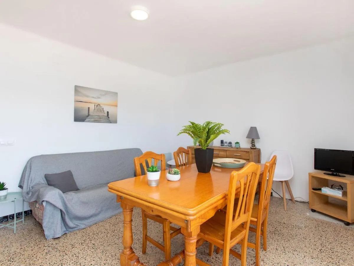 Apartment Merlet Llança 0*,